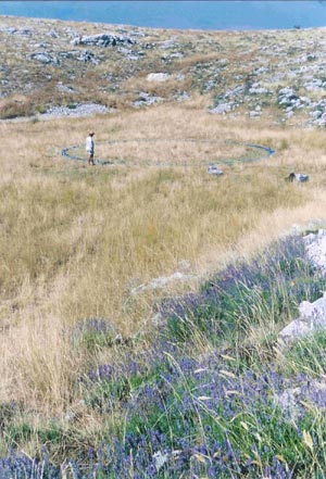 installation sur le plateau de Calern land art en 2003